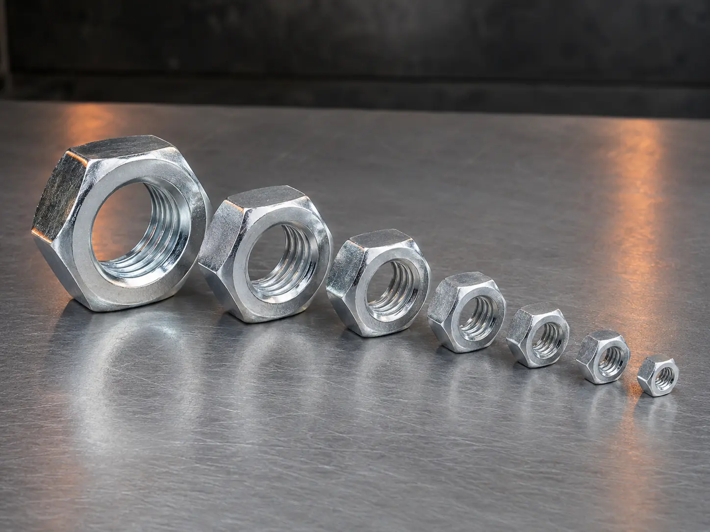 Écrous hexagonaux de différentes dimensions